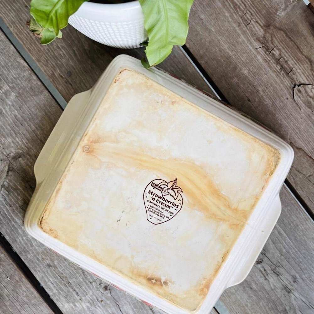 Vintage Sheffield Strawberries n Cream Stoneware Baking Dish 70s DAMAGED - Picture 4 of 6